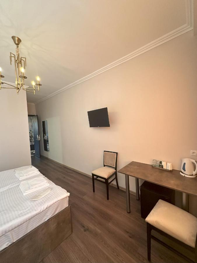 Bina N28 Otel Kutaisi Dış mekan fotoğraf