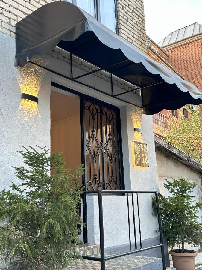 Bina N28 Otel Kutaisi Dış mekan fotoğraf