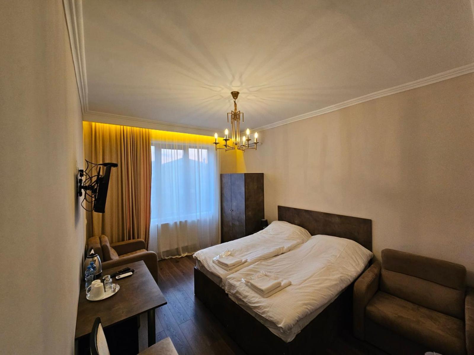 Bina N28 Otel Kutaisi Dış mekan fotoğraf